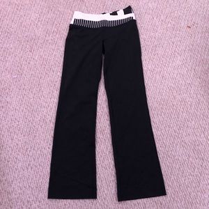 Women’s Lululemon flare yoga pants size small